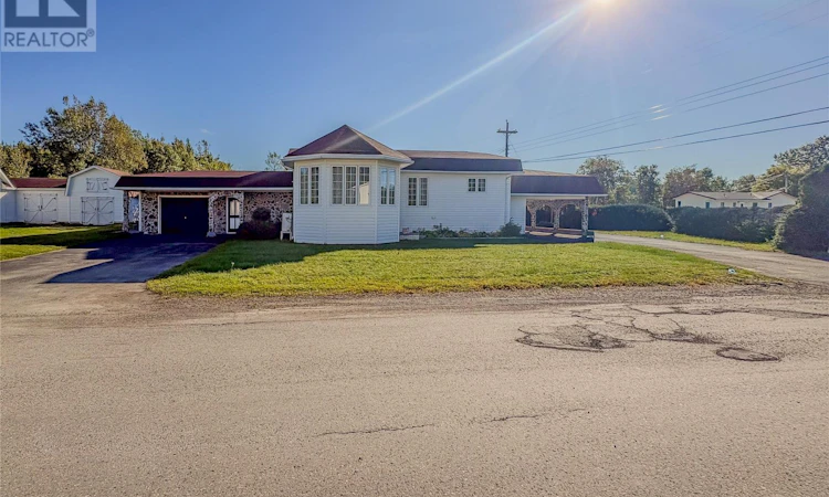 2 Millers Avenue