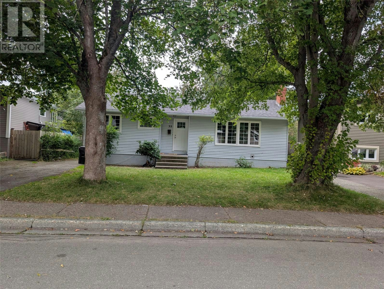 32 Dundas Street, St Johns, NL, A1B 1X2