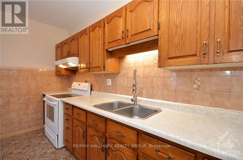 205 Rochester Street, Ottawa, ON, K1R 7M7 - 8