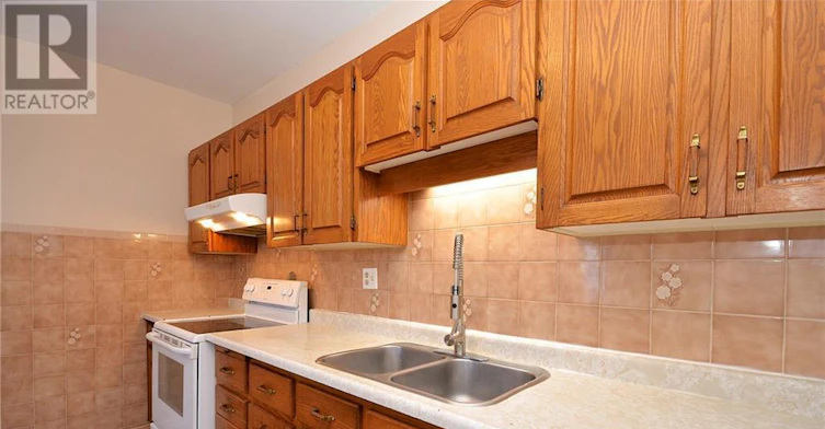 205 Rochester Street, Ottawa, ON, K1R 7M7 - 8