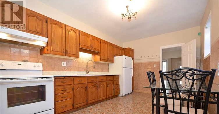 205 Rochester Street, Ottawa, ON, K1R 7M7 - 3