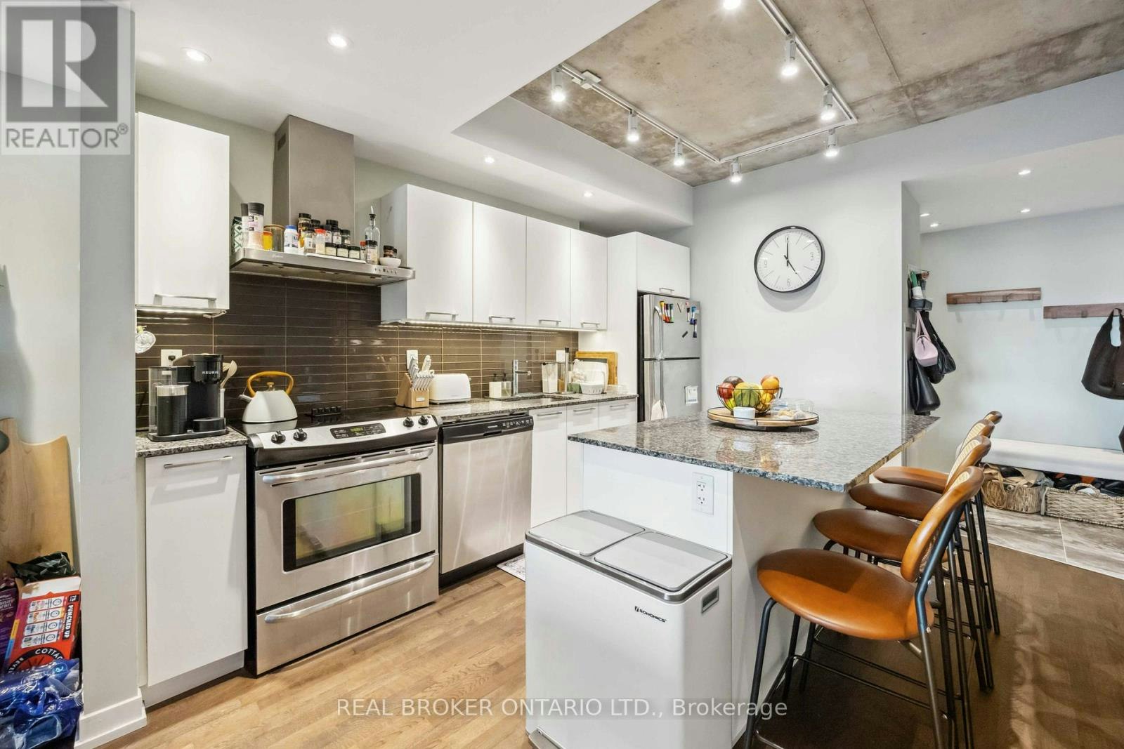222-95 Bathurst Street, Toronto, ON, M5V 0H7 - 21