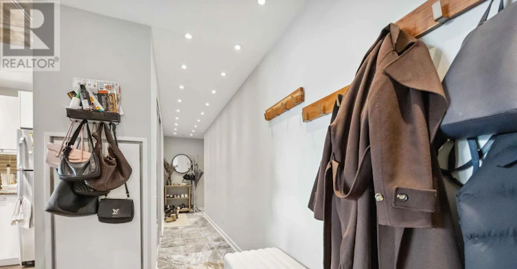 222-95 Bathurst Street, Toronto, ON, M5V 0H7 - 3