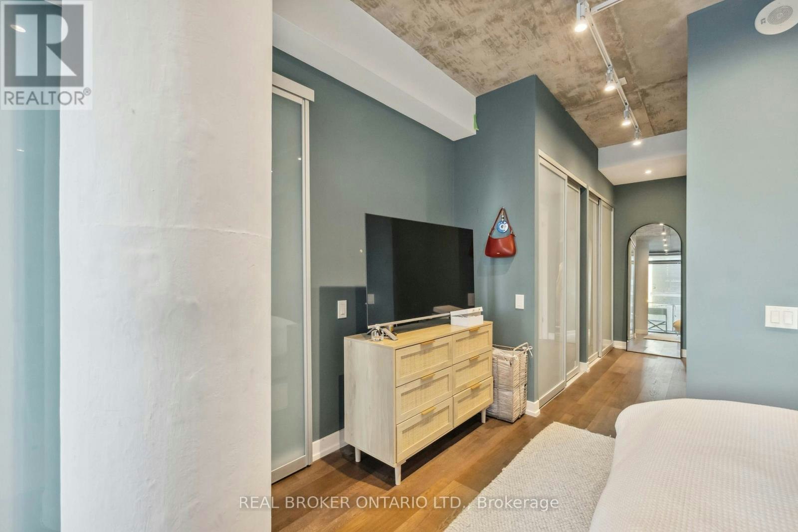 222-95 Bathurst Street, Toronto, ON, M5V 0H7 - 11