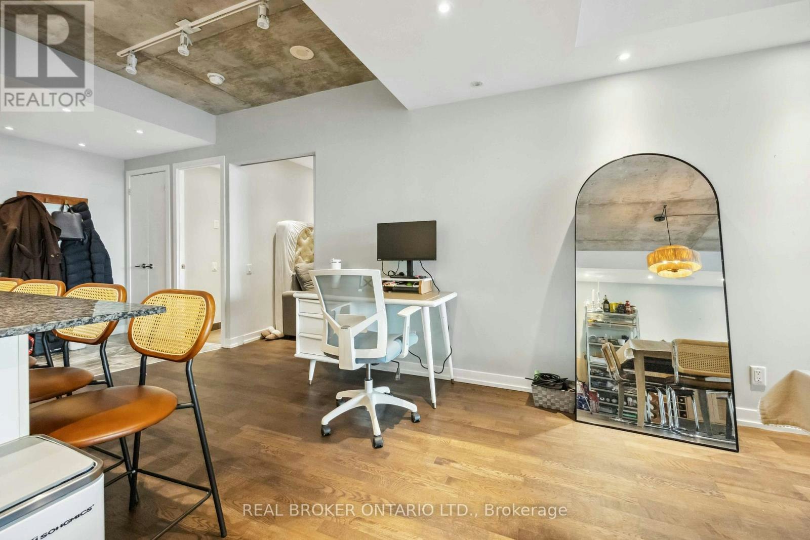 222-95 Bathurst Street, Toronto, ON, M5V 0H7 - 5