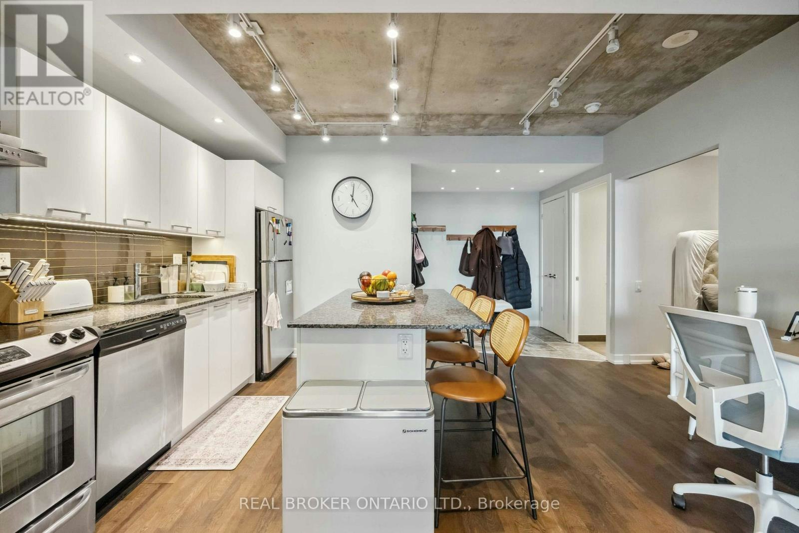 222-95 Bathurst Street, Toronto, ON, M5V 0H7 - 4