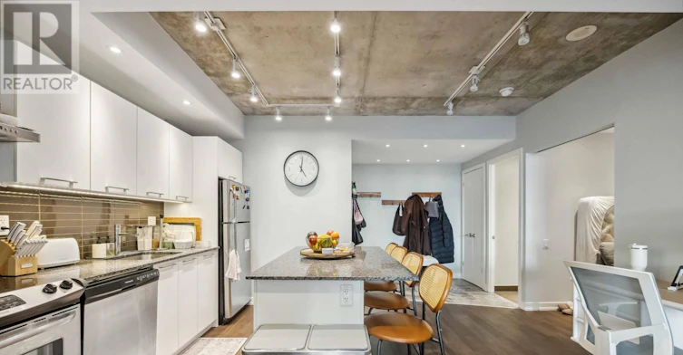 222-95 Bathurst Street, Toronto, ON, M5V 0H7 - 4