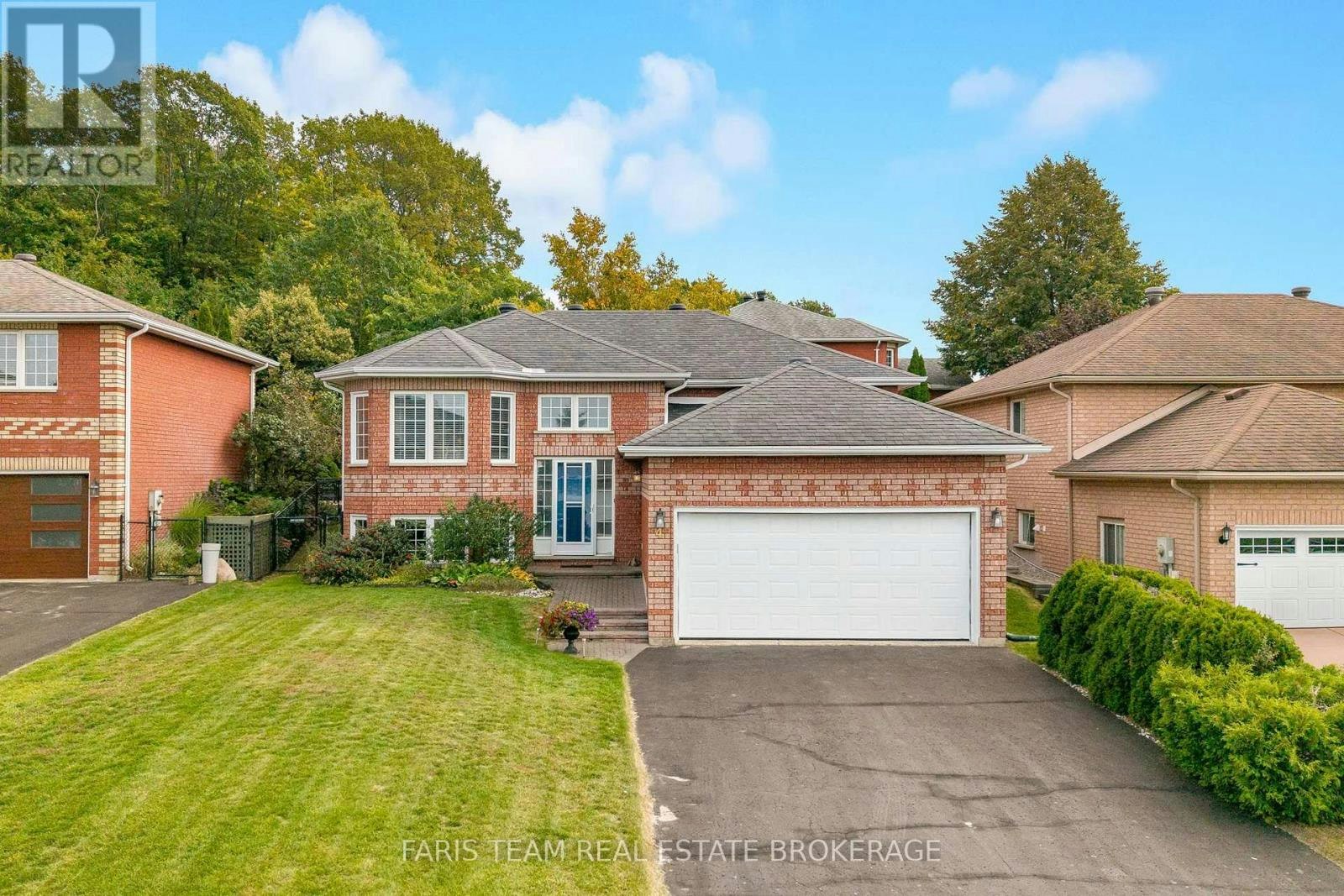 4 Charles Street, Penetanguishene, ON, L9M 2G6
