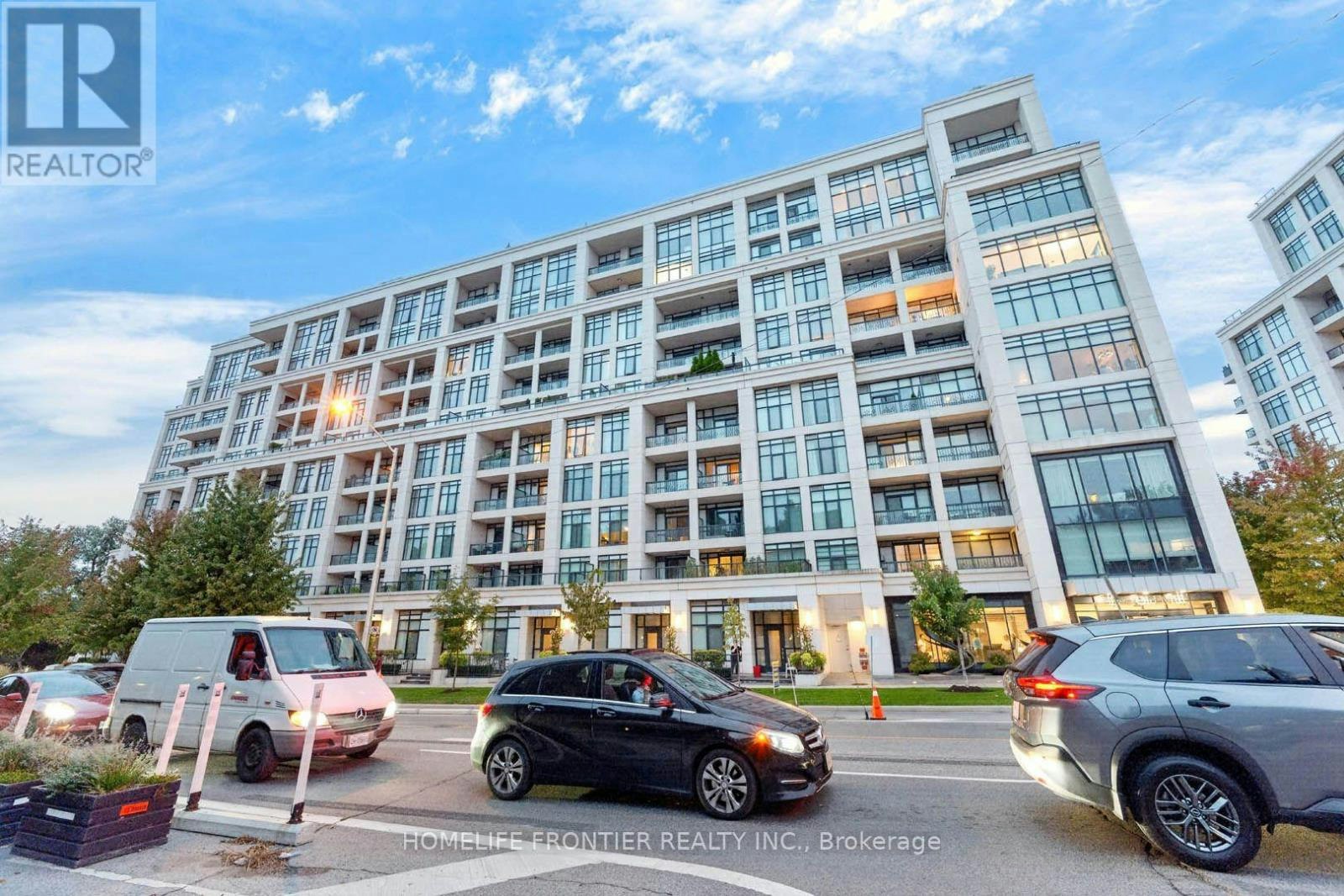 706-2 Old Mill Drive, Toronto, ON, M6S 0A2