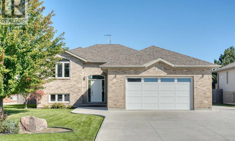 879 Westwood