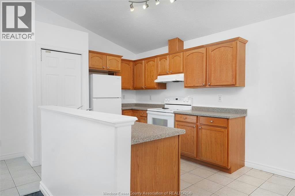257 Dieppe Crescent, Kingsville, ON, N9Y 4E8 - 12