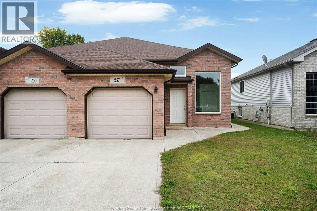 257 Dieppe Crescent, Kingsville, ON, N9Y 4E8 - 2
