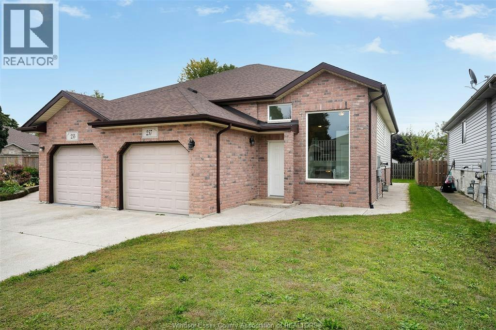 257 Dieppe Crescent, Kingsville, ON, N9Y 4E8
