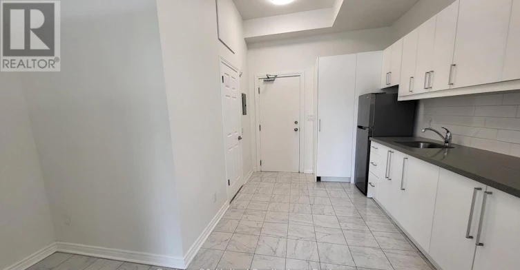 11 - 172-5 Hunter Street W, Peterborough, ON, K9H 2L2 - 3
