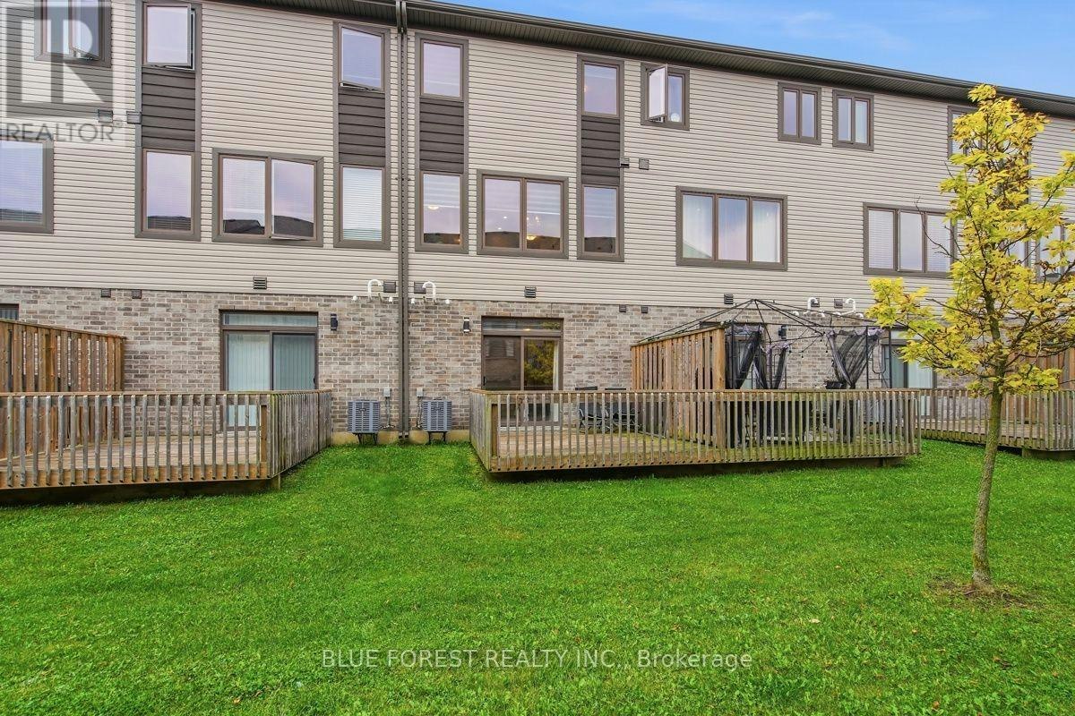 2112 Meadowgate Boulevard, London, ON, N6M 0H5 - 38