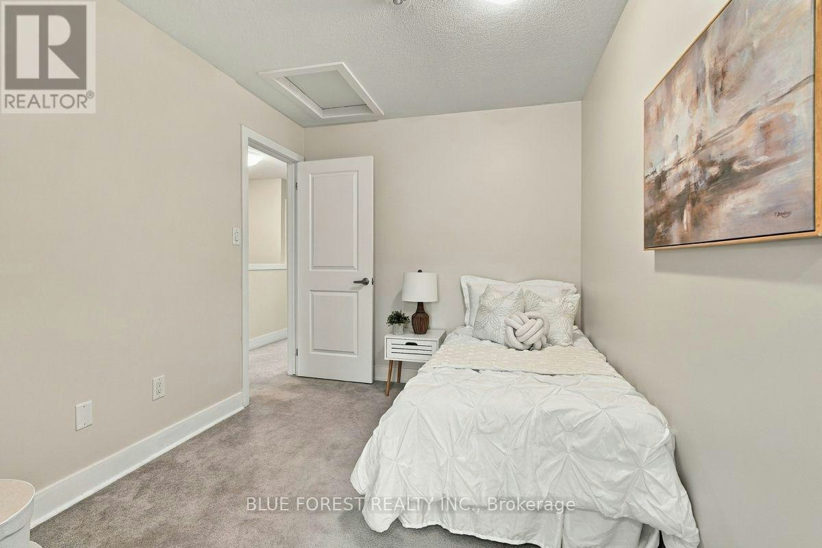 2112 Meadowgate Boulevard, London, ON, N6M 0H5 - 32