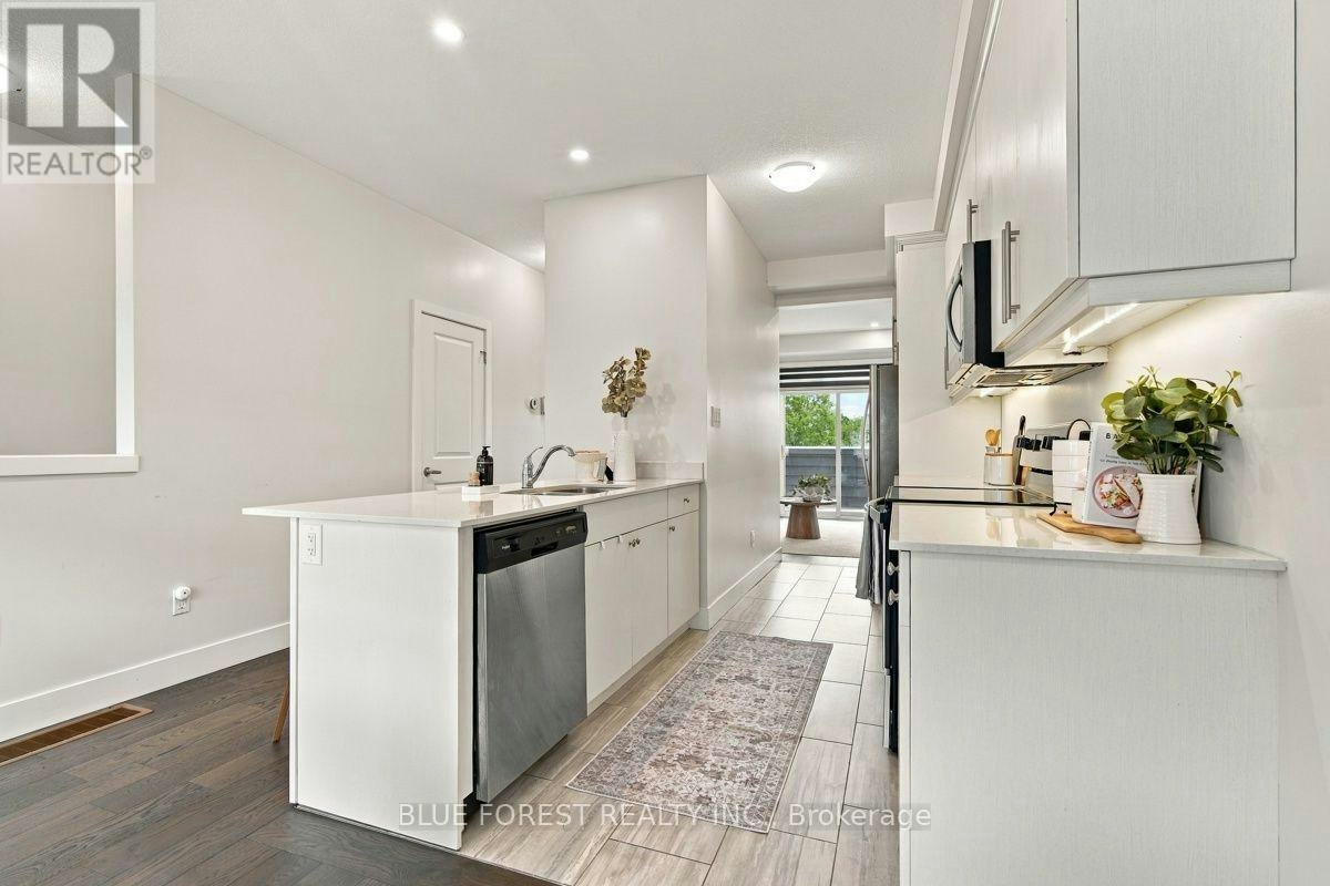 2112 Meadowgate Boulevard, London, ON, N6M 0H5 - 16