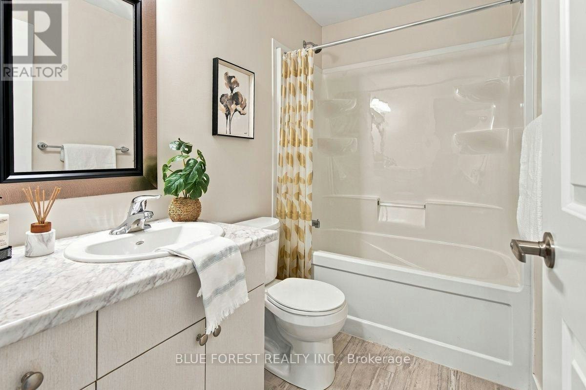 2112 Meadowgate Boulevard, London, ON, N6M 0H5 - 33