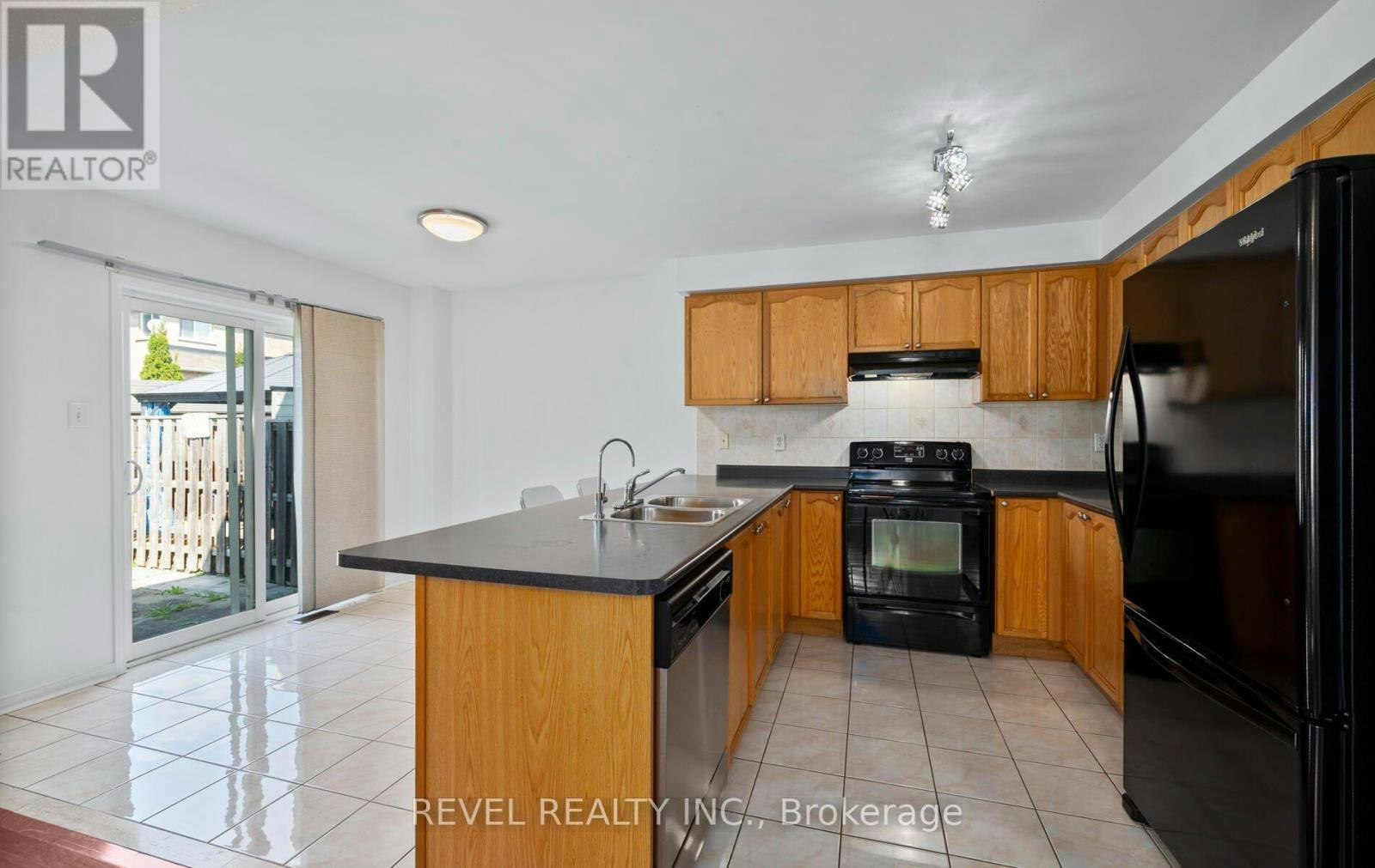 91 Oceanpearl Crescent, Whitby, ON, L1N 0C6 - 7