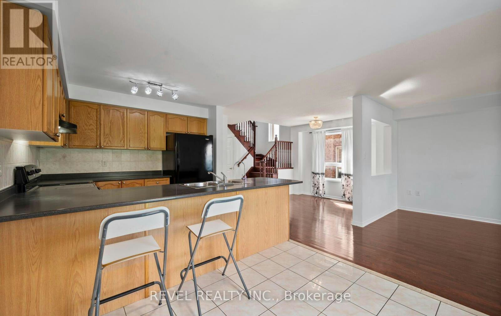 91 Oceanpearl Crescent, Whitby, ON, L1N 0C6 - 11