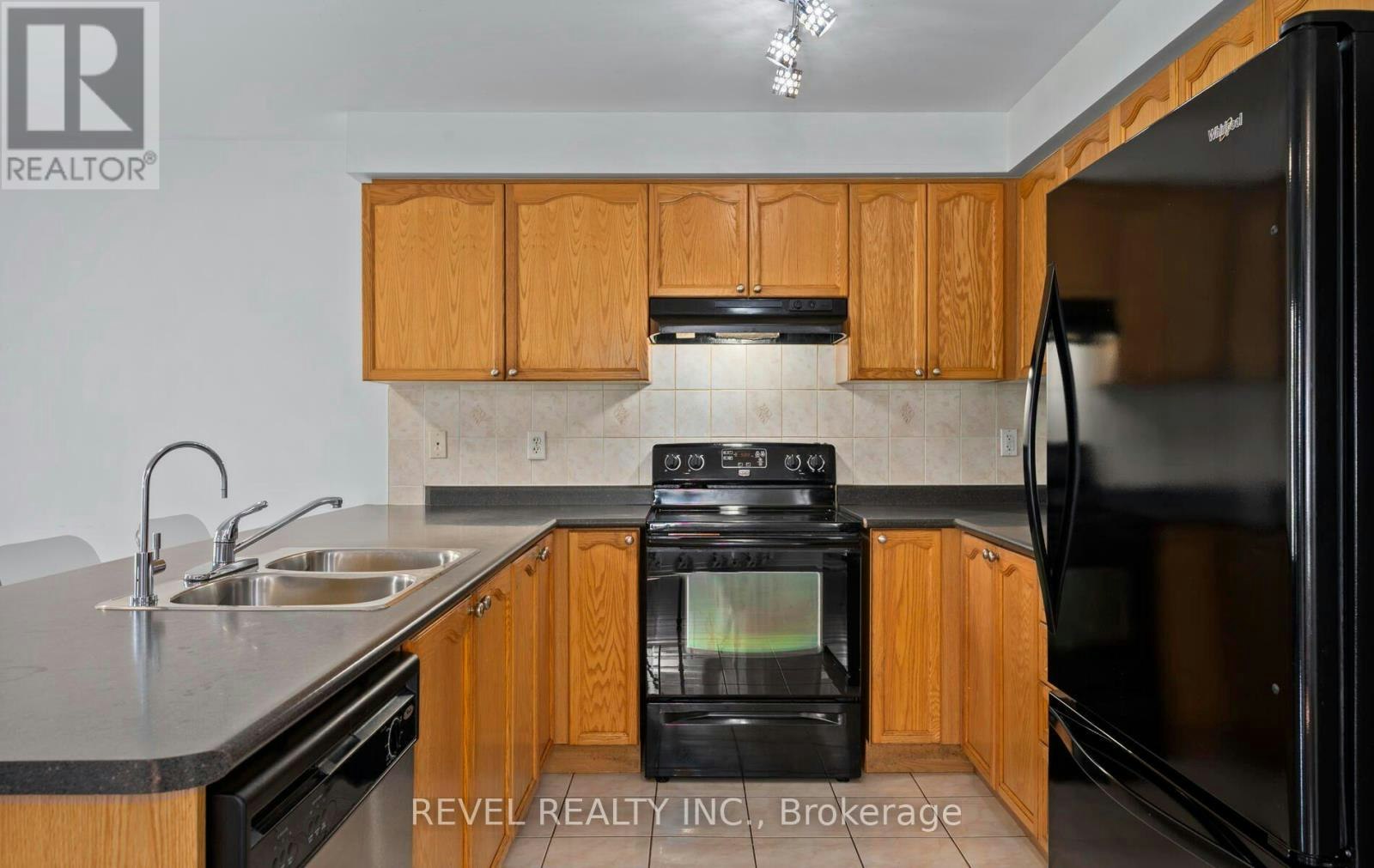 91 Oceanpearl Crescent, Whitby, ON, L1N 0C6 - 8