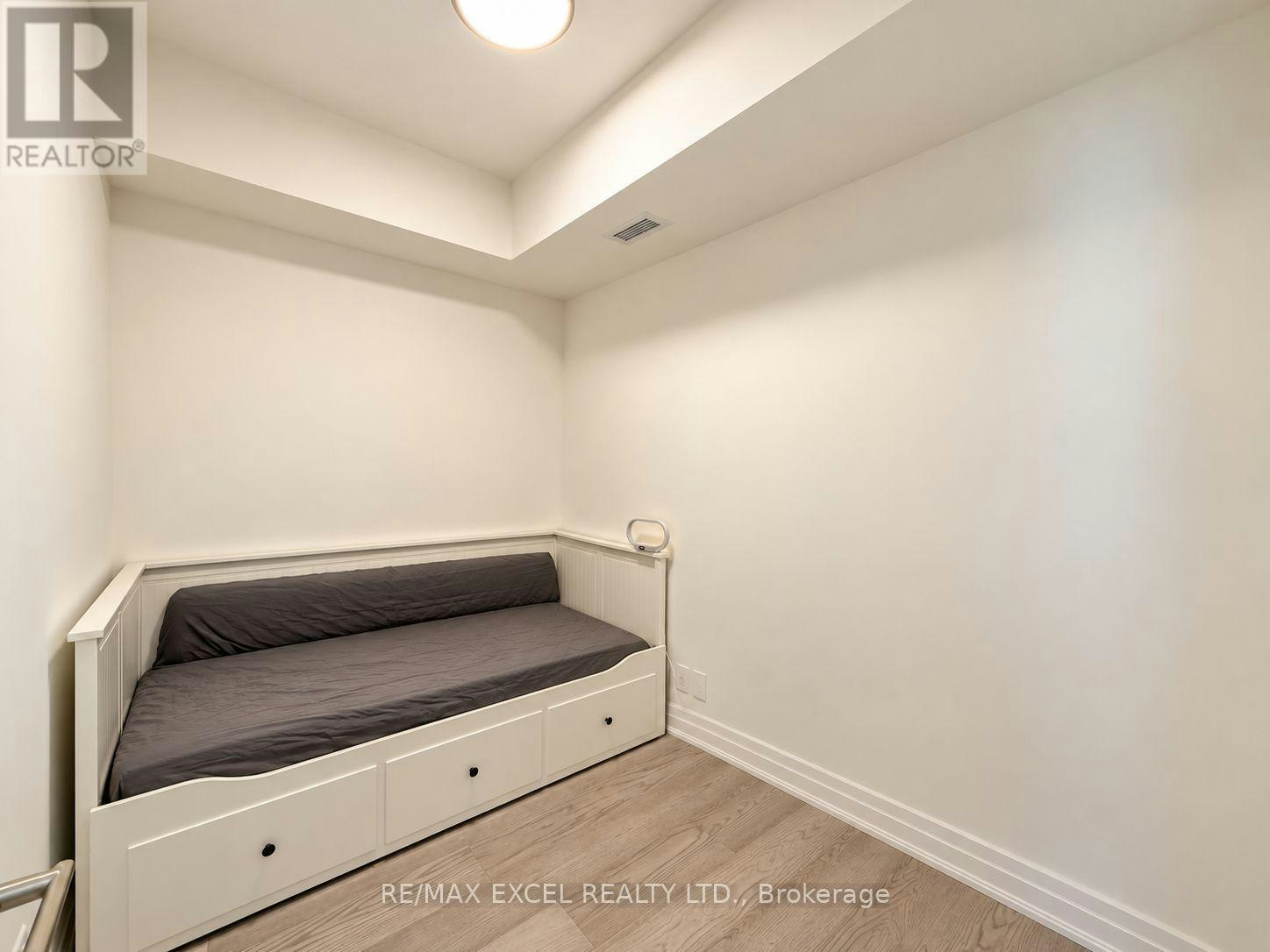 319-101 Cathedral High Street, Markham, ON, L6C 3L8 - 12