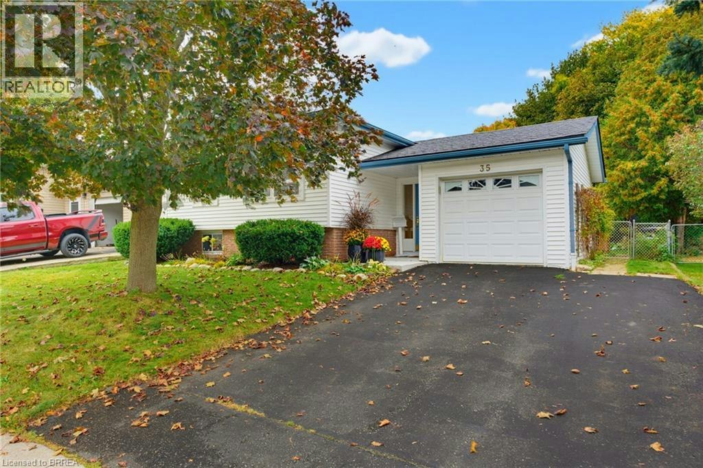 35 Scott Road, Cambridge, ON, N3C 2X5