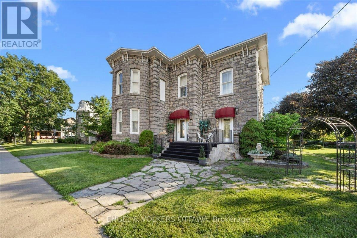 528 St Lawrence Street, Chesterville, ON, K0C 2K0