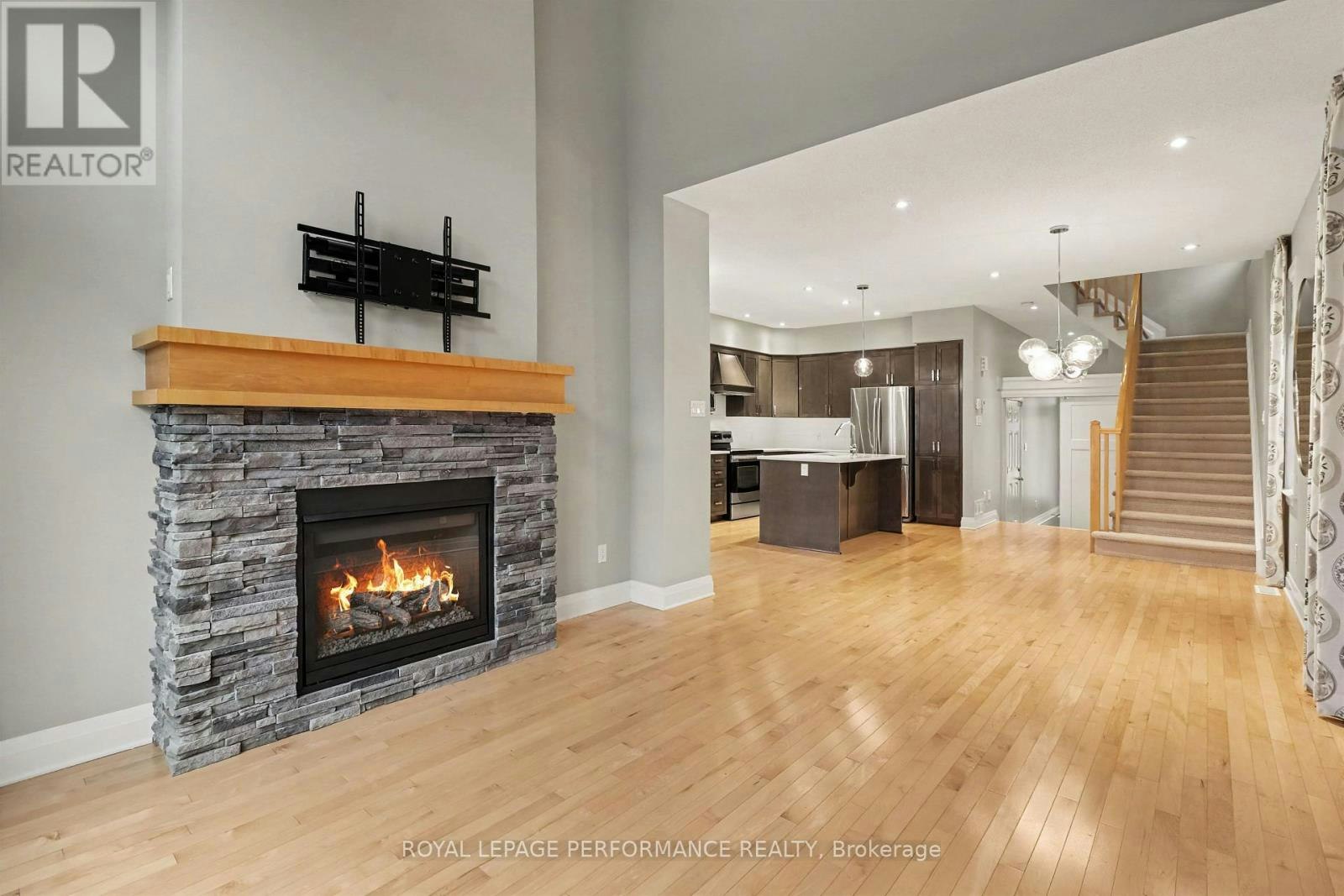 208 Butterfly Walk, Ottawa, ON, K1W 0G6 - 8