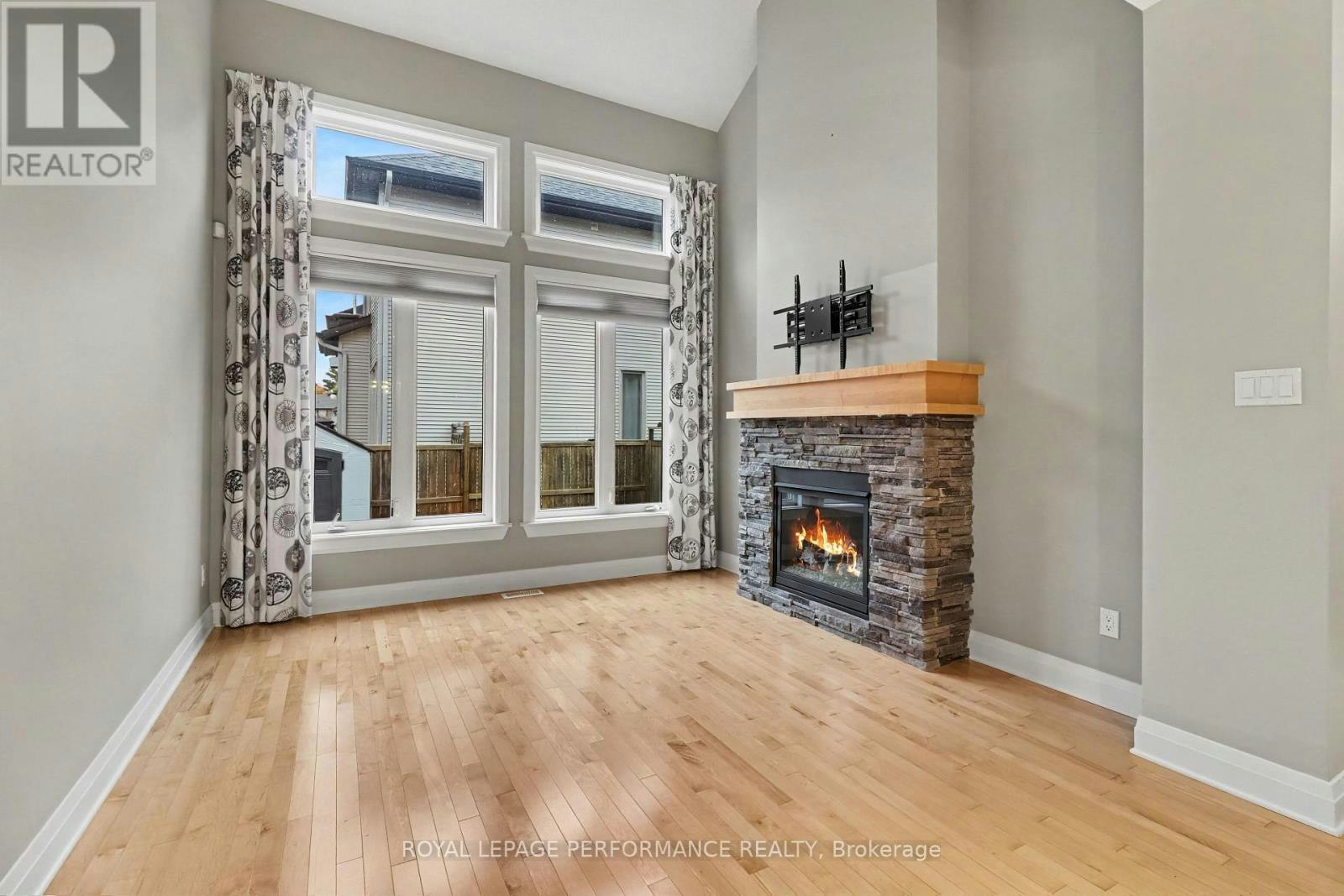 208 Butterfly Walk, Ottawa, ON, K1W 0G6 - 7