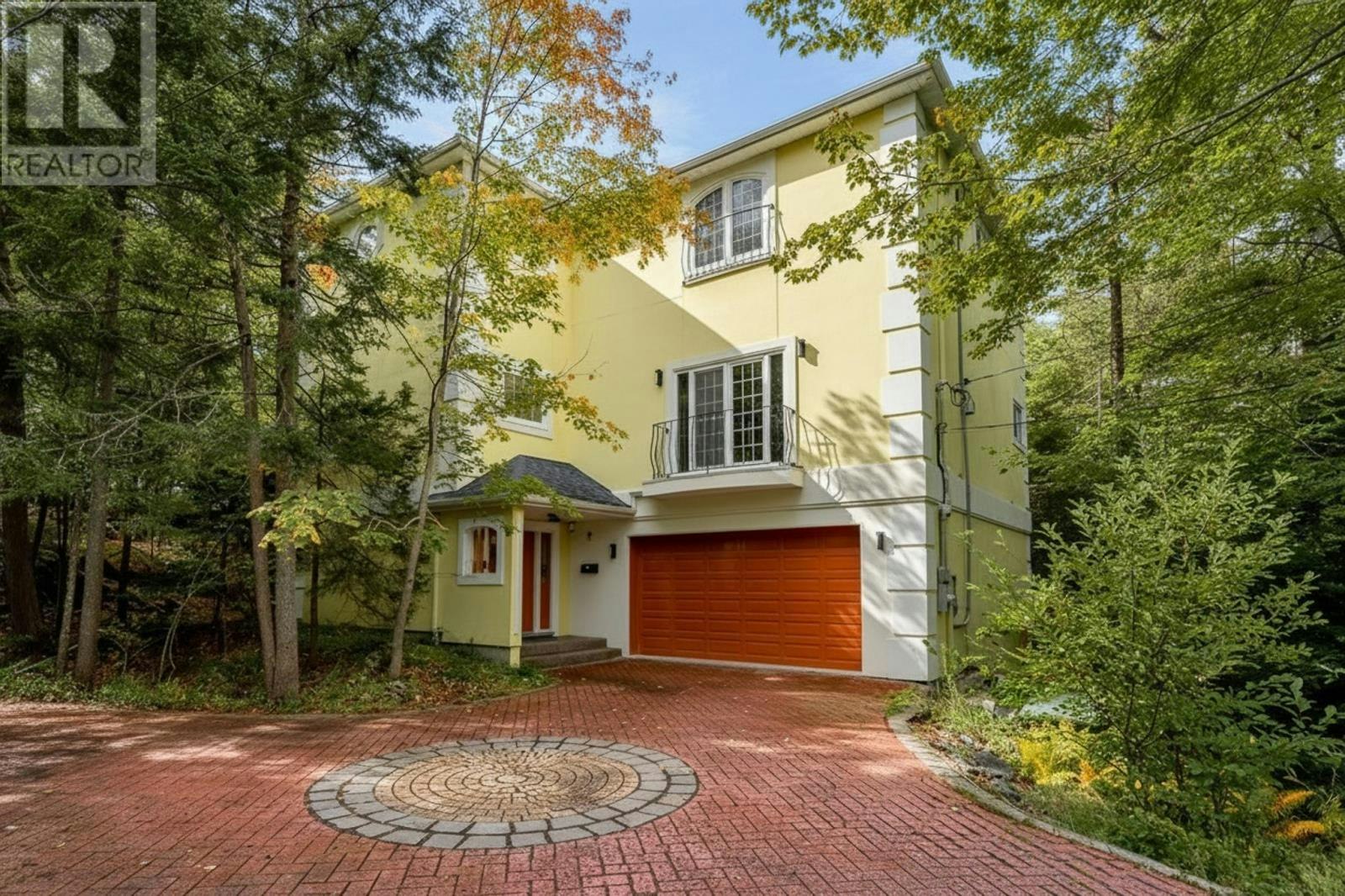 12 Falcon Place, Halifax, NS, B3M 3R4