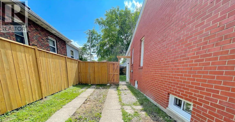 1741 Hickory Road, Windsor, ON, N8Y 3T4 - 2