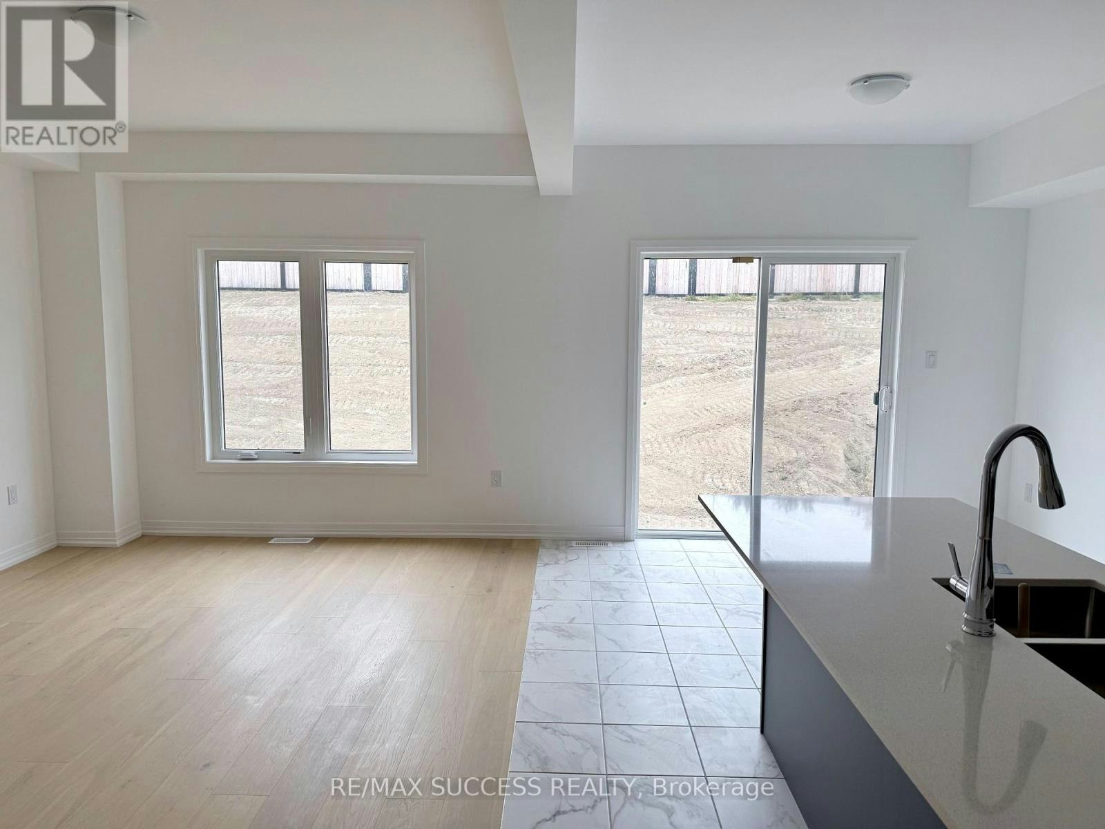 89 Flan Boulevard, Barrie, ON, L9J 1C6 - 3