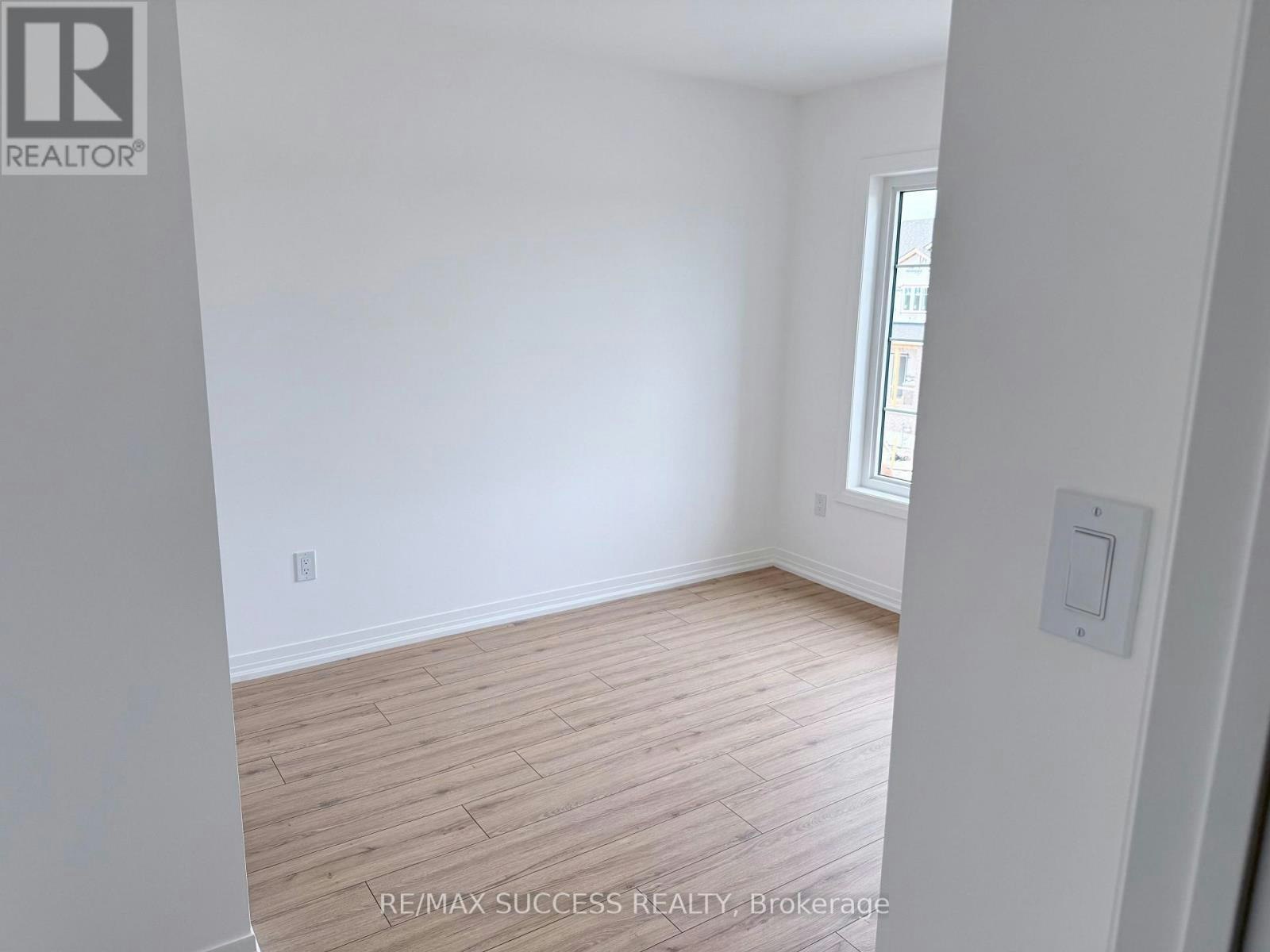 89 Flan Boulevard, Barrie, ON, L9J 1C6 - 7