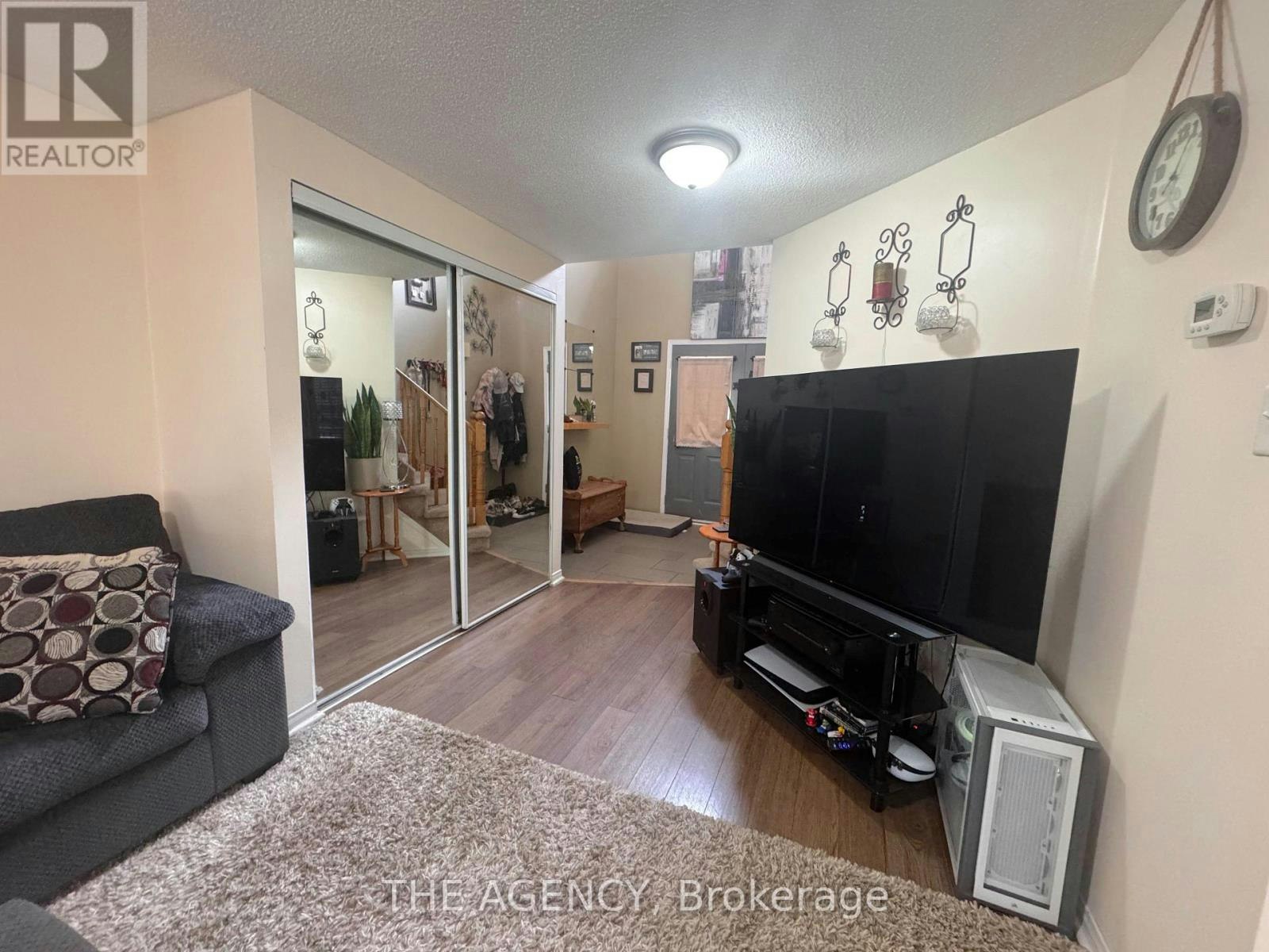 18 Srigley Street, Barrie, ON, L4N 0L9 - 4