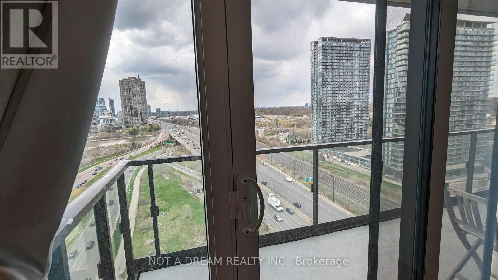 1911-1928 Lakeshore Boulevard W, Toronto, ON, M6S 0B1 - 25