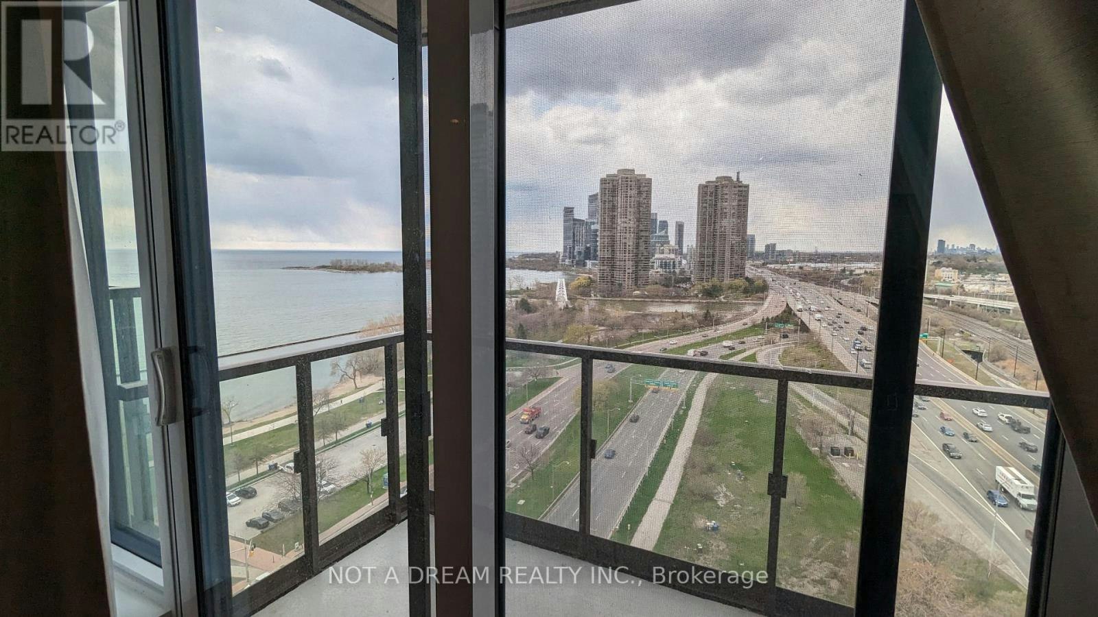 1911-1928 Lakeshore Boulevard W, Toronto, ON, M6S 0B1 - 26
