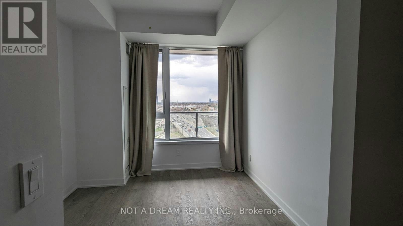 1911-1928 Lakeshore Boulevard W, Toronto, ON, M6S 0B1 - 6