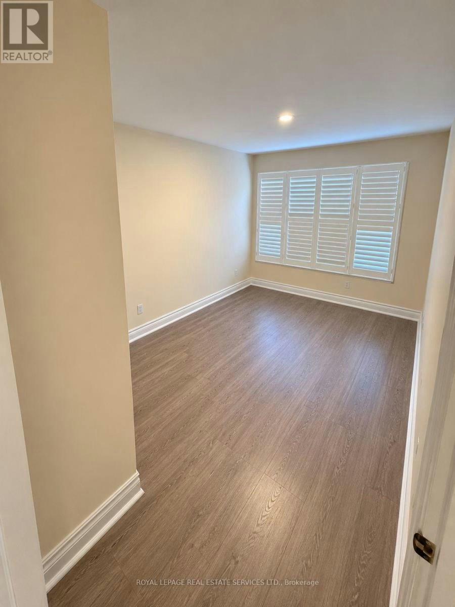 742 Winterton Way, Mississauga, ON, L5R 3L6 - 11