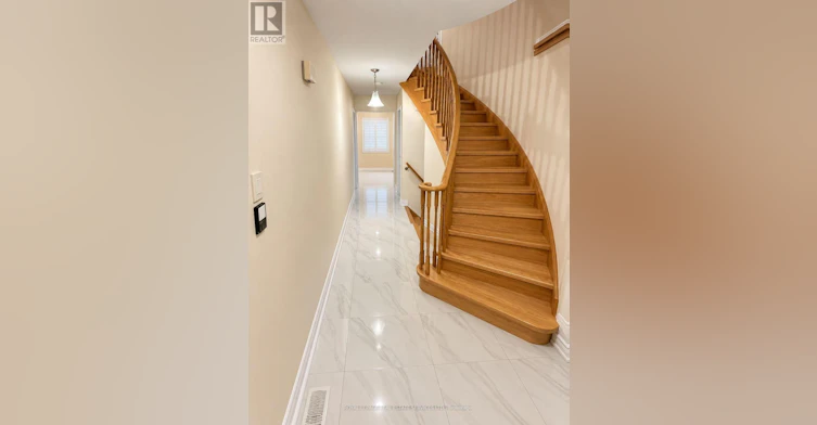 742 Winterton Way, Mississauga, ON, L5R 3L6 - 2