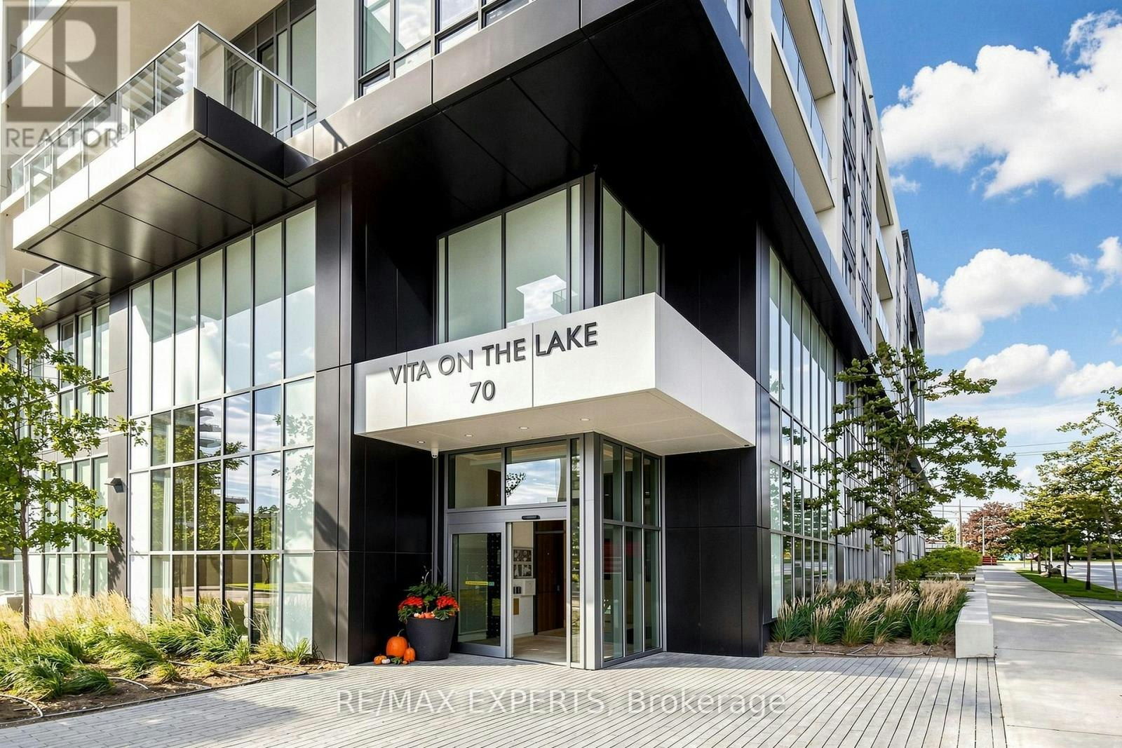 305-70 Annie Craig Drive, Toronto, ON, M8V 0G2 - 2