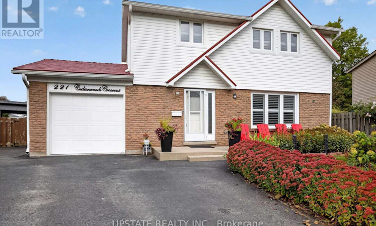 221 Cedarwoods Crescent