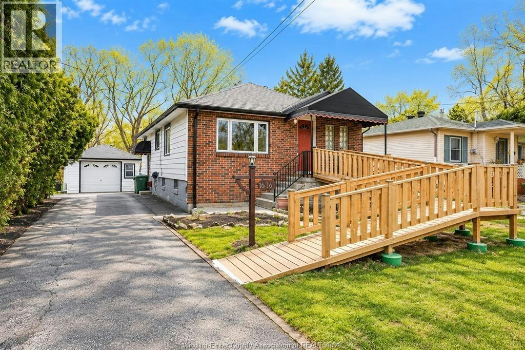 616 Ducharme Street, Windsor, ON, N9G 1K6