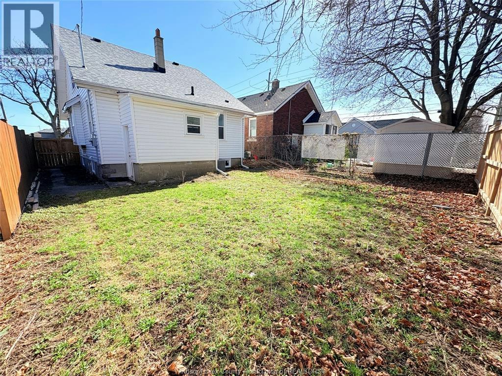 1489 Windermere Road, Windsor, ON, N8Y 3G1 - 4
