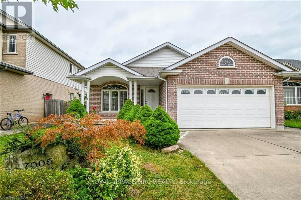 7005 Kelly Drive, Niagara Falls, ON, L2H 3J9 - 3