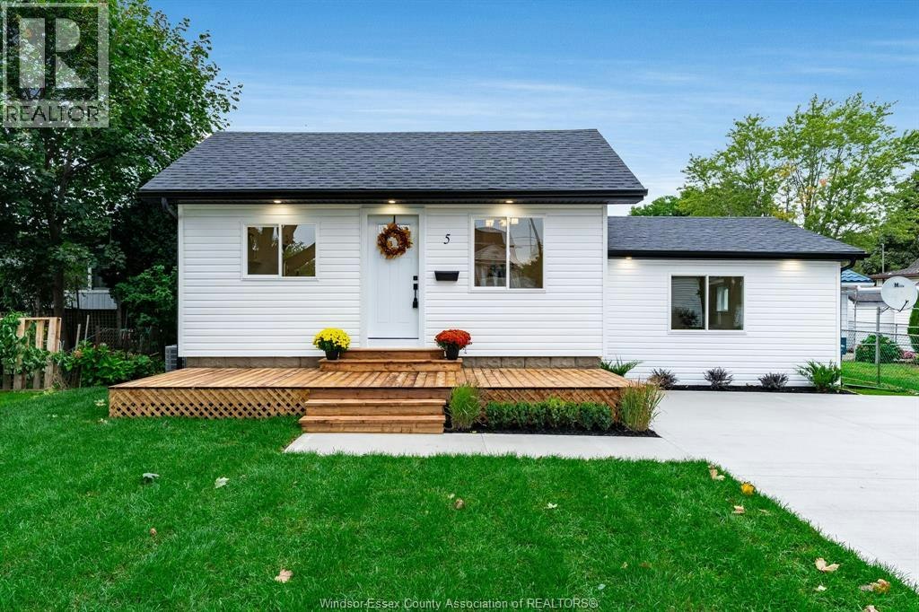 5 Howard Street, Leamington, ON, N8H 1G4