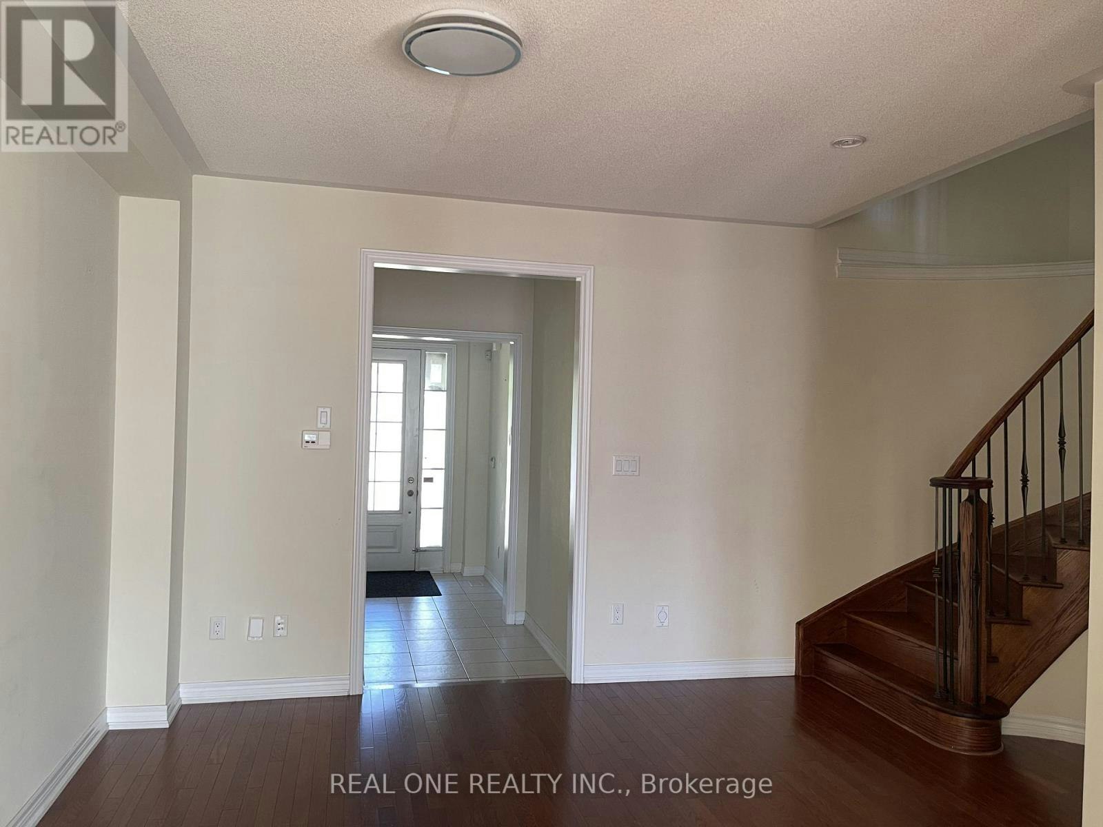 25 Paper Mills Crescent, Richmond Hill, ON, L4E 0V5 - 3