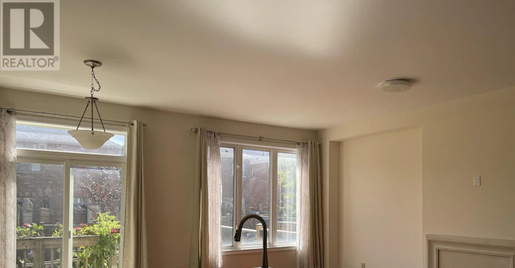 25 Paper Mills Crescent, Richmond Hill, ON, L4E 0V5 - 7