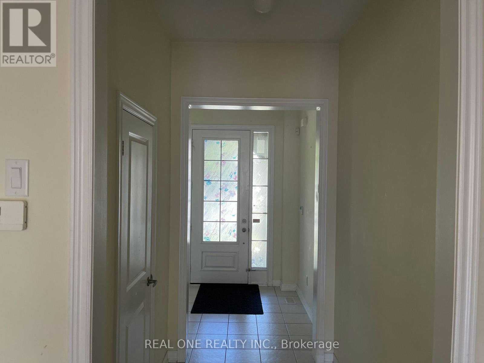 25 Paper Mills Crescent, Richmond Hill, ON, L4E 0V5 - 2