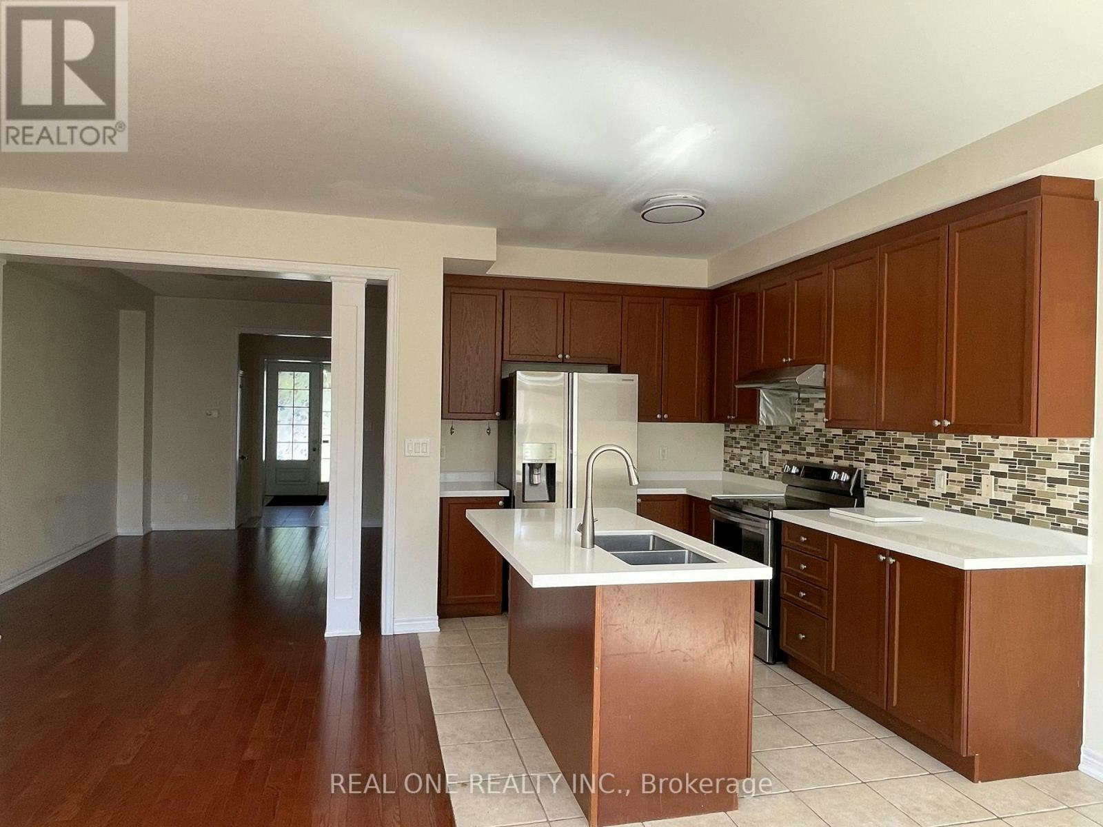 25 Paper Mills Crescent, Richmond Hill, ON, L4E 0V5 - 5